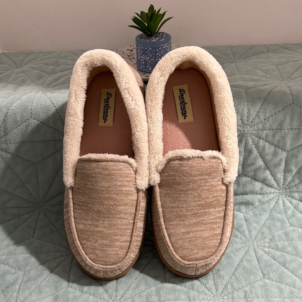 Dearfoams Women’s Size 7/8 medium Cozy Slippers - Picture 1 of 7